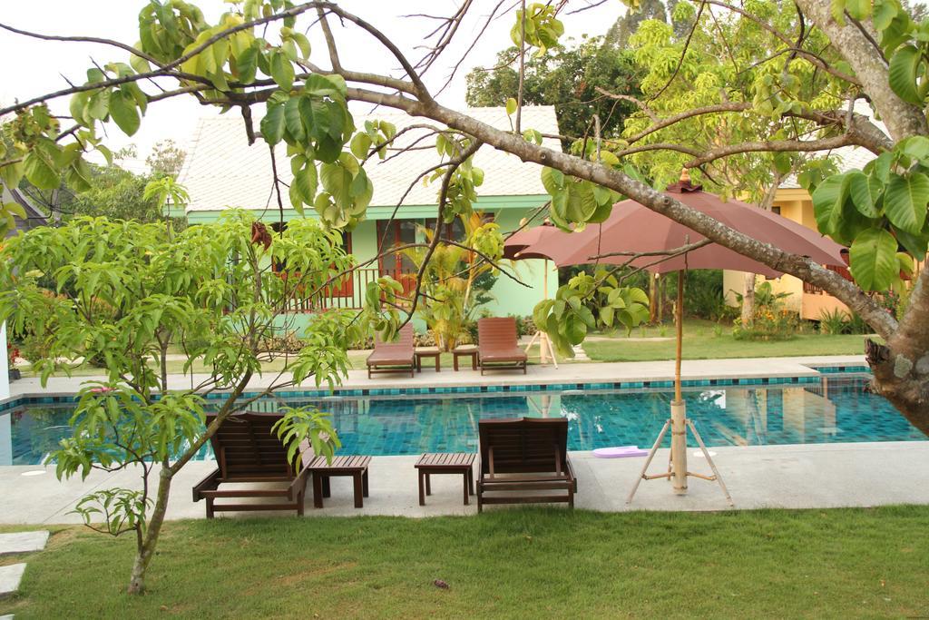Paan Yong Villa Ban Thi Extérieur photo